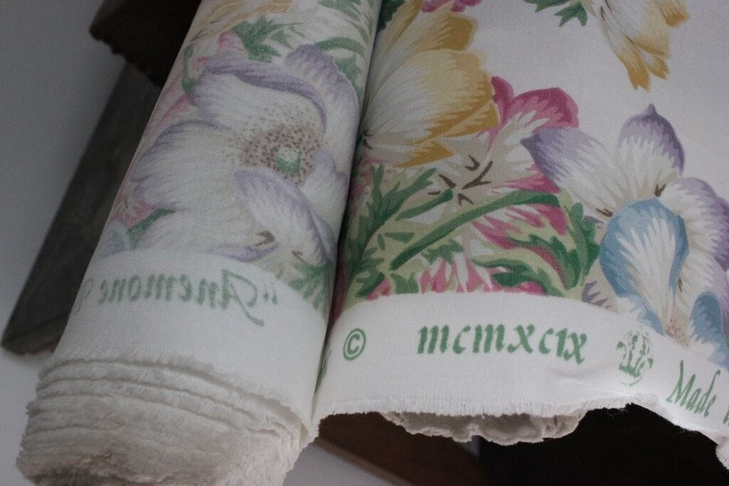 Stock di tessuto cotone vintage inglese RAMM FABRIC stoffa anemone tappezzeria Corredo Pizzi e Tessuti