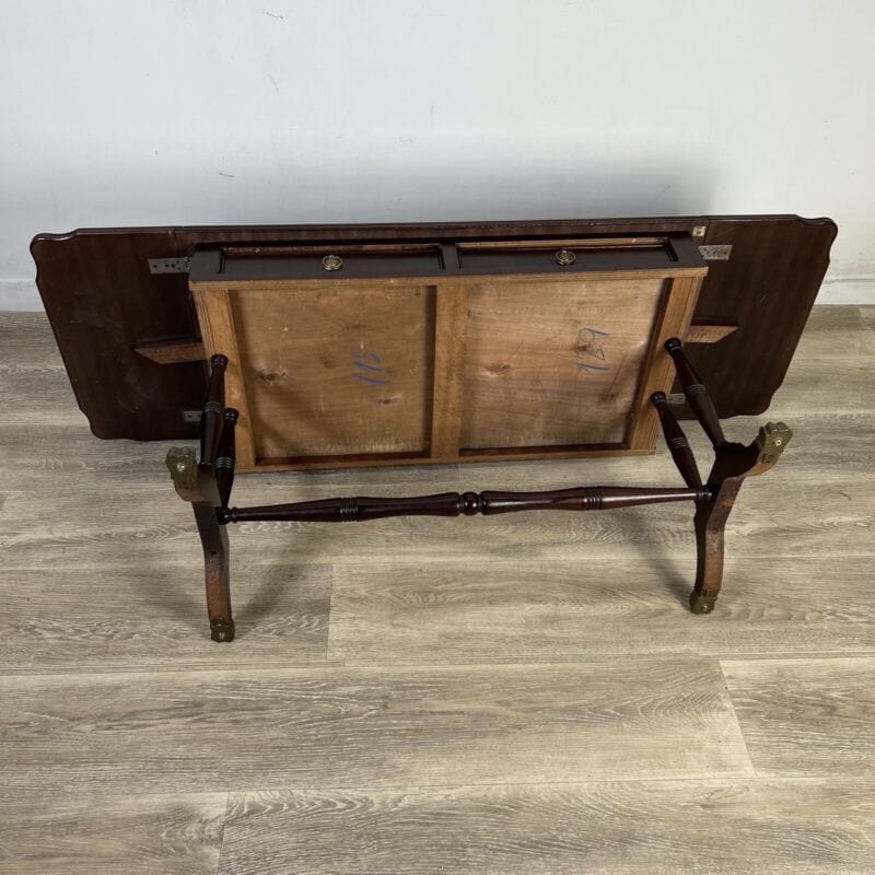 Tavolino tavolo antico da salotto basso in legno piano pelle per ufficio vintage Arredamento