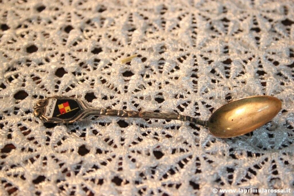 TAZZA DA CAFFE IN PORCELLANA  BAVARIA ORO +CUCCHIAIO ARGENTO STEMMA WURZBURG Ceramiche e Porcellane