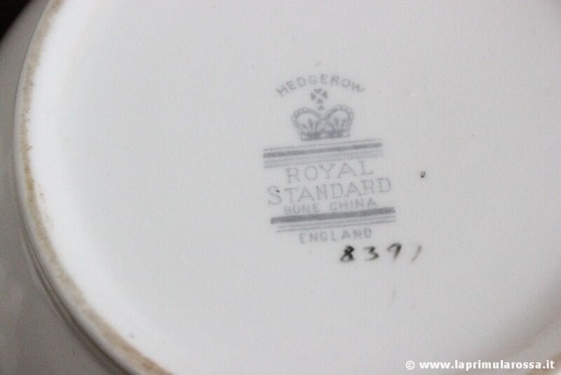 TEIERA ANTICA INGLESE  IN PORCELLANA ROYAL STANDARD DIPINTA A MANO Ceramiche e Porcellane