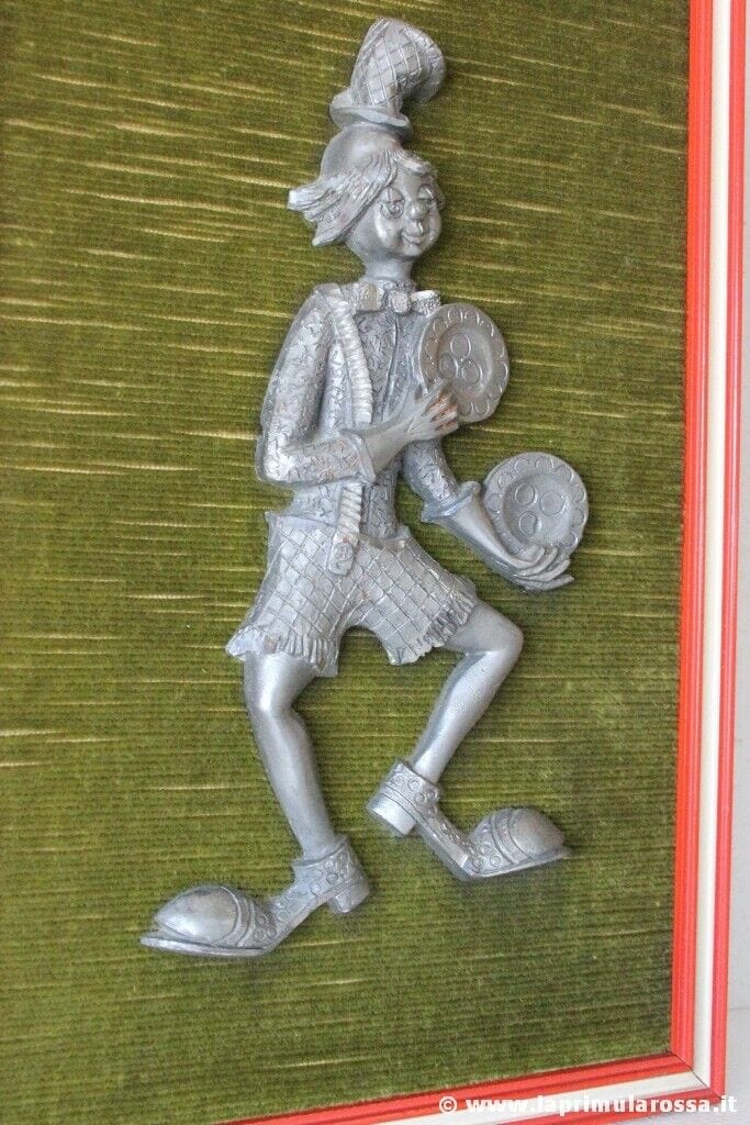 TRE QUADRI VINTAGE CON PAGLIACCI IN PELTRO CESELLATO A MANO THREE PEWTER CLOWNS Stampe e Incisioni
