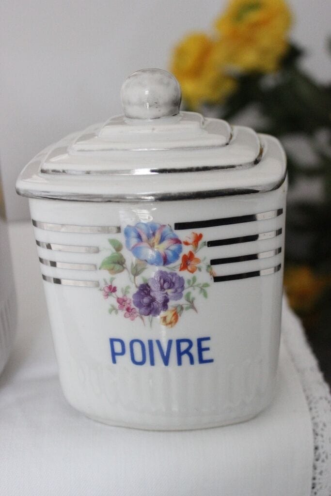 TRE VECCHI BARATTOLI IN CERAMICA DA CUCINA X ZUCCHERO TE' E PEPE - CONTENITORI Ceramiche e Porcellane
