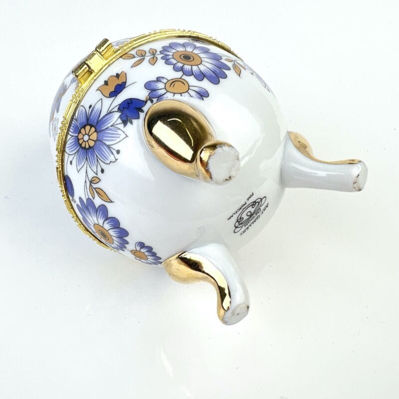 Uovo da Collezione in Porcellana bianca Viola ceramica portagioie stile Faberge' Ceramiche e Porcellane
