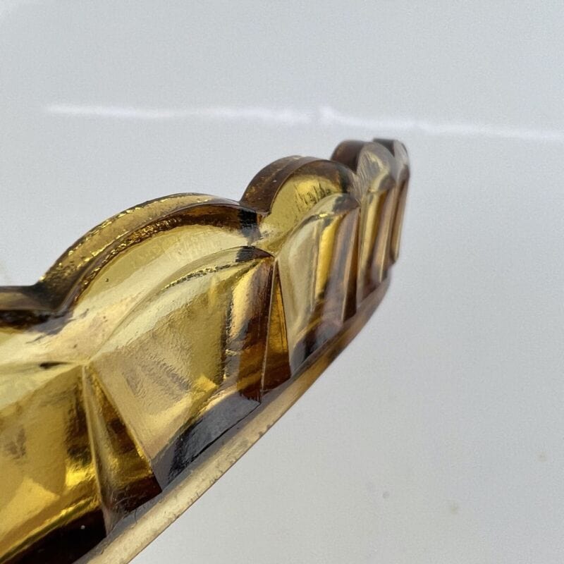 Vassoio Ovale Vintage in vetro molato inciso color ambra miele  stile Art Deco Vetri e Cristalli