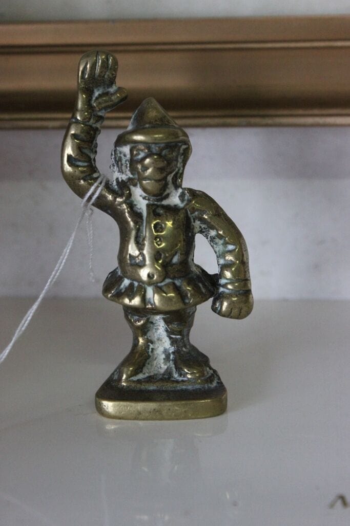 VECCHIA MINIATURA IN OTTONE / OMINO FERMACARTE H 7,5 Ottone