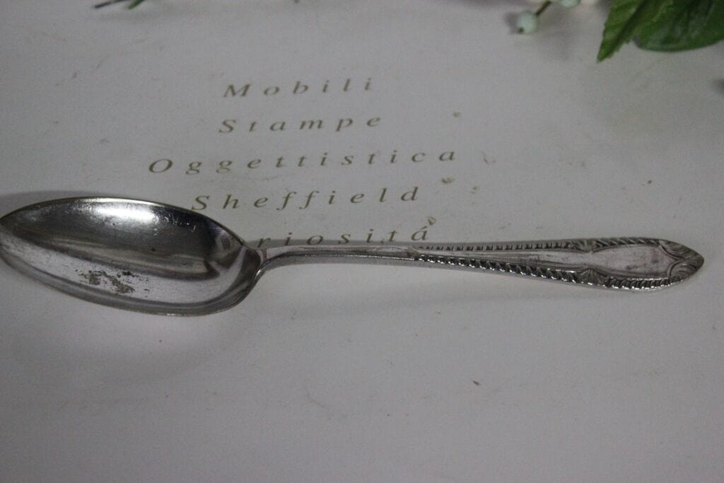 VECCHIO CUCCHIAIO IN SHEFFIELD / POSATA INGLESE D'EPOCA  L. cm 17,5 Sheffield & Argento