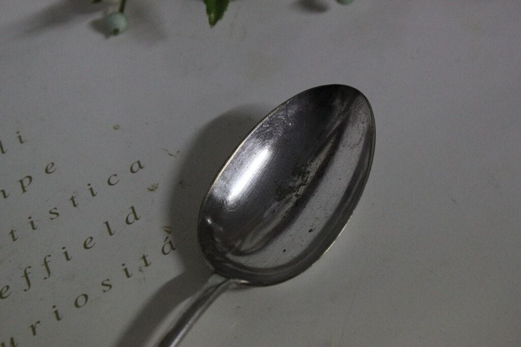 VECCHIO CUCCHIAIO IN SHEFFIELD / POSATA INGLESE D'EPOCA  L. cm 17,5 Sheffield & Argento