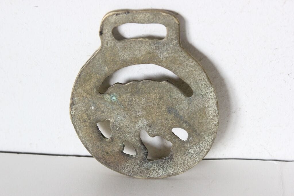 VECCHIO FINIMENTO IN OTTONE PER CAVALLO CON SEGNO ZODIACALE GEMELLI  HORSE BRASS Ottone