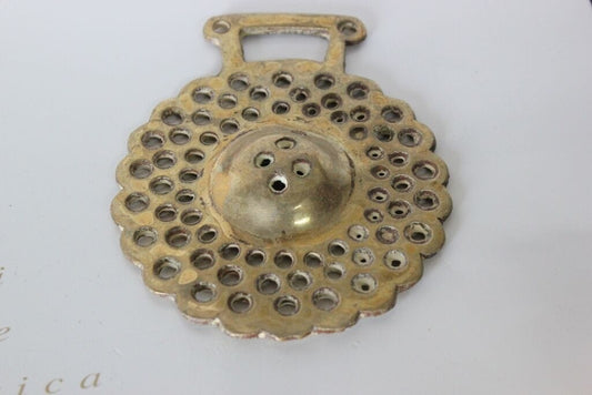 VECCHIO FINIMENTO IN OTTONE PER CAVALLO / VINTAGE HORSE BRASS  ACCESSORIO IPPICA Ottone