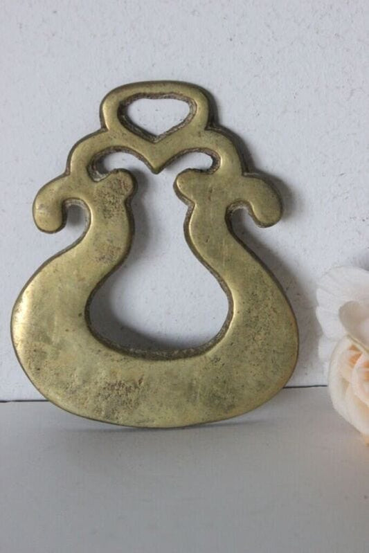 VECCHIO FINIMENTO IN OTTONE PER CAVALLO   / VINTAGE HORSE BRASS / FREGIO Ottone