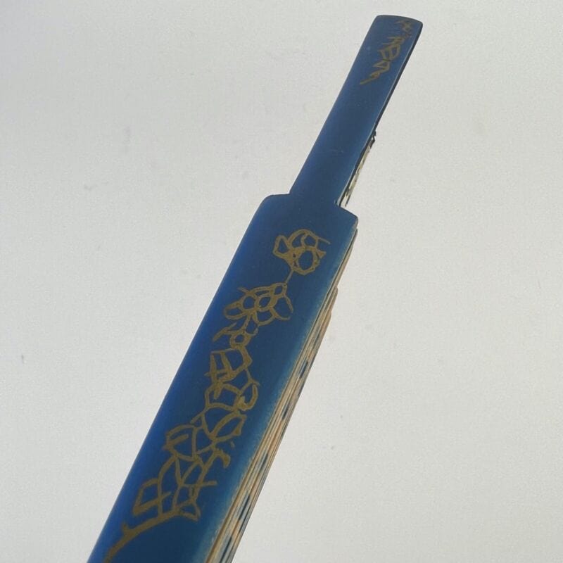 Ventaglio vintage spagnolo beige per signora in legno traforato dipinto a fiori Ventagli
